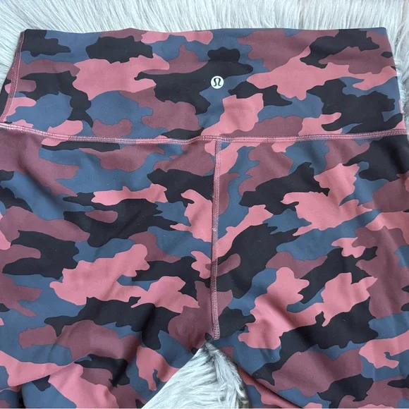 Lululemon 14 Wunder Train High-Rise Tight 28" Heritage 365 Camo Smoky Red Multi - Picture 2 of 6